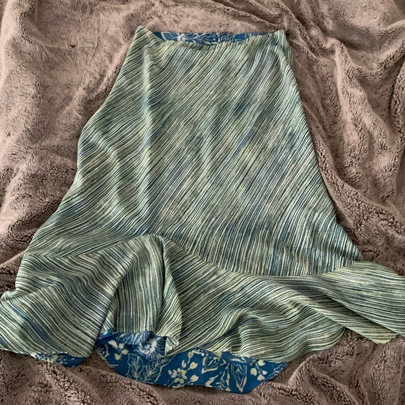 🌺 REVERSIBLE 00s BEACHY EARTH SKIRT🌺 - Picture 4 of 4